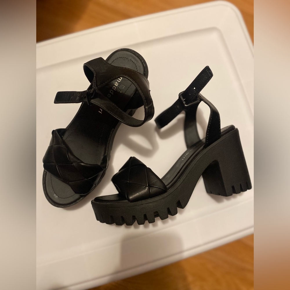 Steve Madden Black Chunky Heel size : 6.5